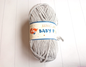 WŁÓCZKA BABY FOX JASNY SZARY 100-33 