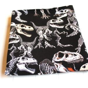 Dresówka pętelka DINOZAURY NA CZARNYM