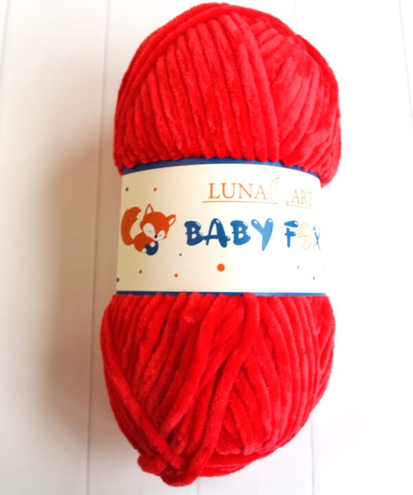 WŁÓCZKA CZERWONA BABY FOX  100-08