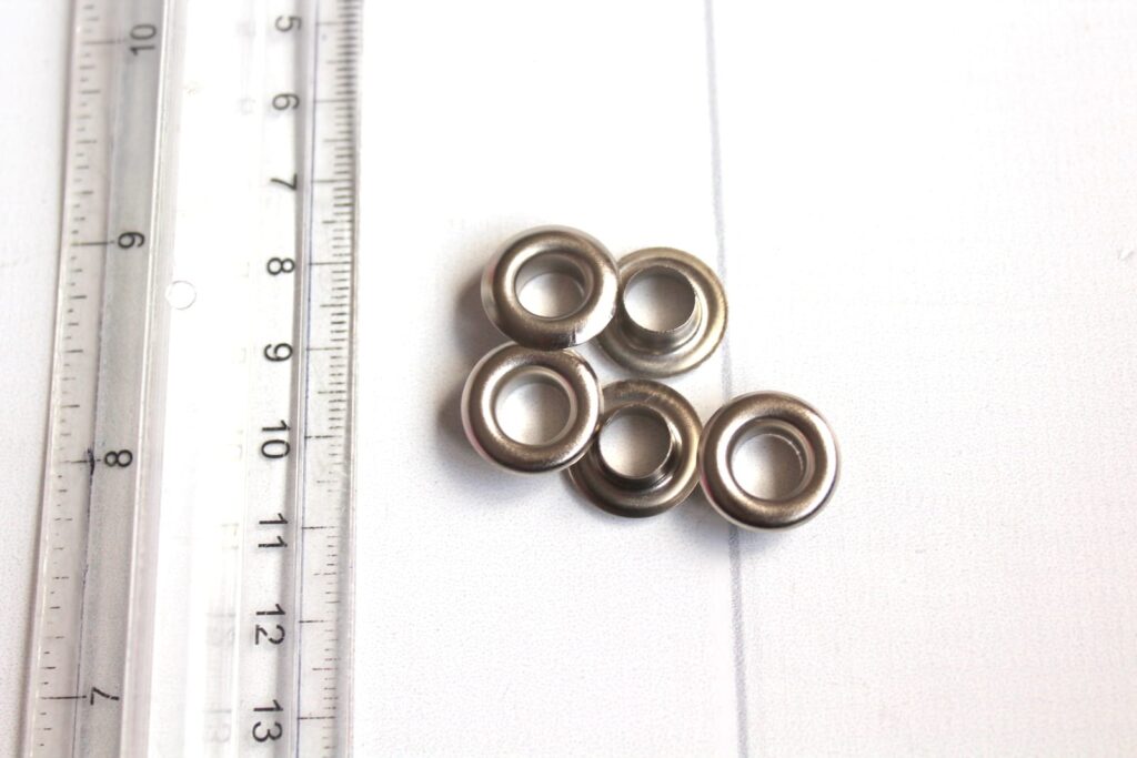 Oczko metalowe 8 mm CHROM 10 sztuk