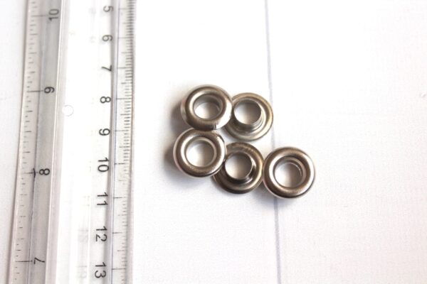 Oczko metalowe 8 mm CHROM 10 sztuk